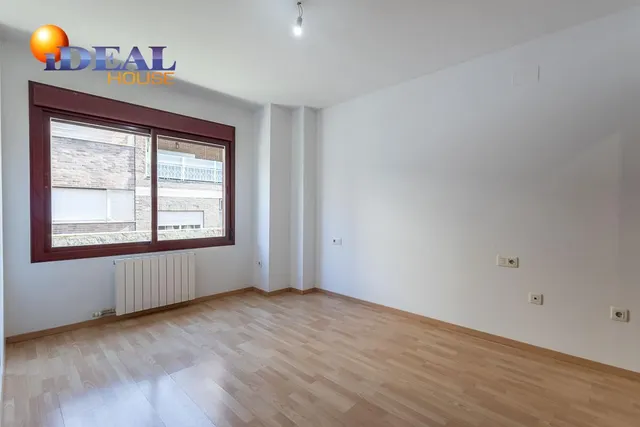 Ático dúplex junto Alhamar con 2 garajes y 2 trasteros — 13
