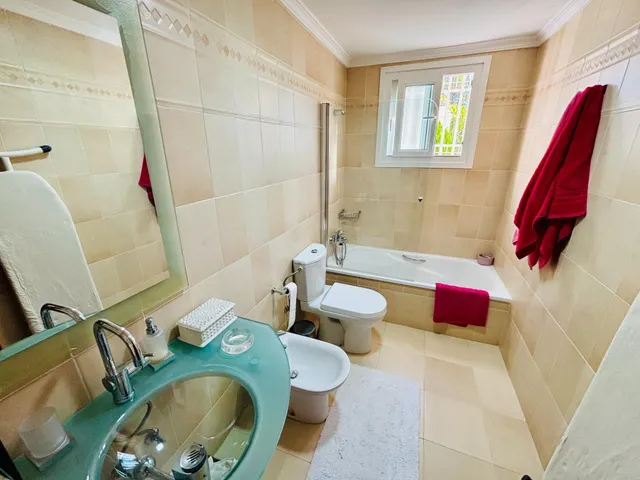 Amplia Planta Baja en Olletas-Sierra Blanquilla, Málaga - Ideal para Familias — 23