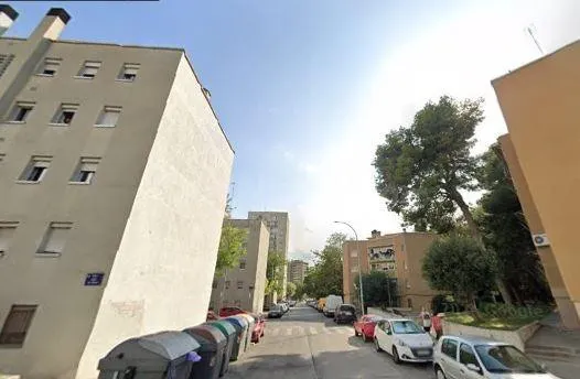 SE VENDE piso OKUPA en C Cova De L'Angel,De La 56 de Terrass - foto 3