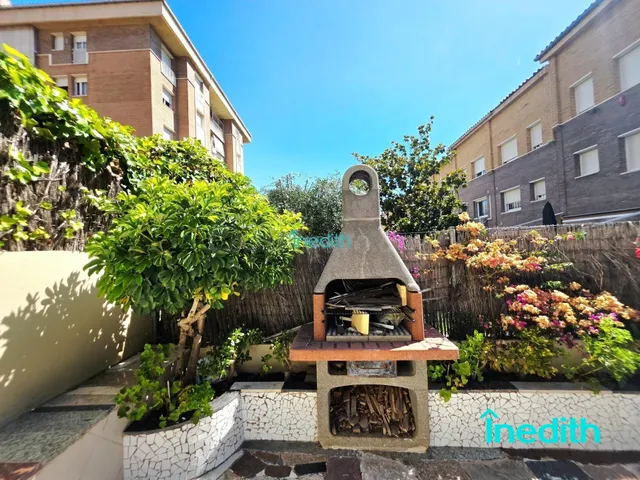 Casa adosada con Jardín con muchas posibilidades en Viladeca - foto 2