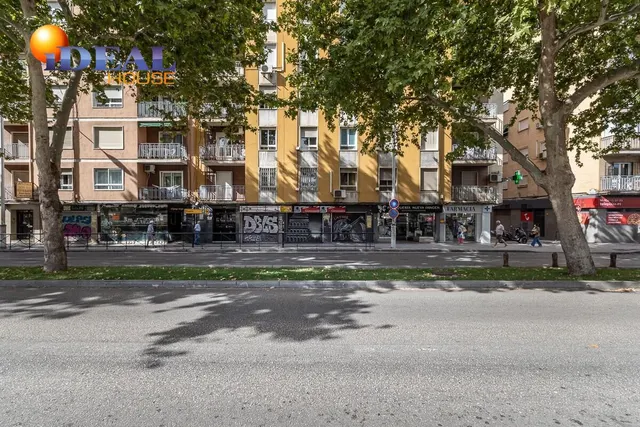 Local de 247 m2 en avenida de madrid – Granada capital — 18