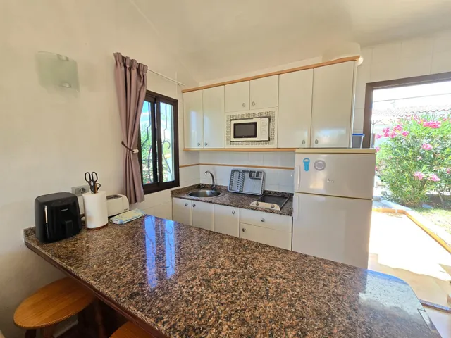 Rodéate de paz y tranquilidad en este encantador bungalow para pasar el invierno. — 11