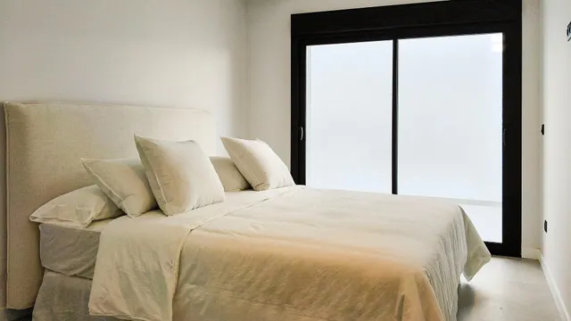 Villa de 4 dormitorios y piscina privada en Ciudad Quesada, Alicante — 31