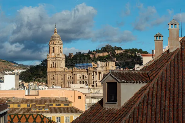 PISO TOTALMENTE REFORMADO EN LA MEJOR ZONA DE MÁLAGA — 4