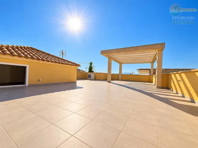 CHALET CON PISCINA EN EL PARETON — 29