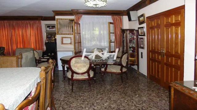 Sensacional villa en urbanización Santa Bárbara. / HH Asesores inmobiliarios. — 30