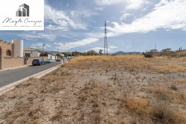 Terreno urbano de 750 m2 en Altos de La Zubia. Parcela 17, manzana M — 19