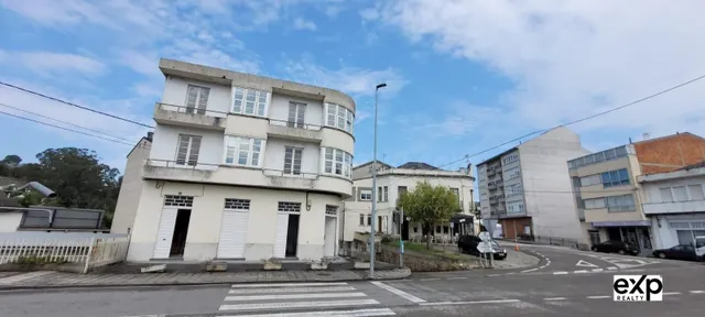 EDIFICIO COMPLETO EN EL CENTRO DE LOURENZÁ (EN EL CAMINO DE 