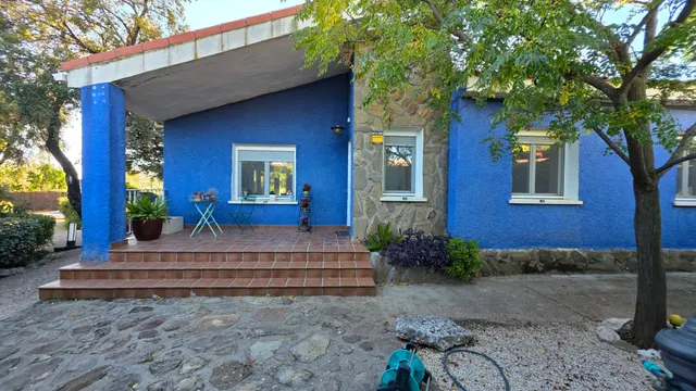 Chalet con piscina en Eurovillas — 27