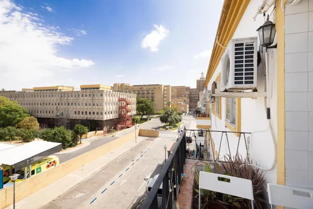 Piso en Conde de Gálvez, junto al Virgen del Rocío - Con ascensor y terraza — 10