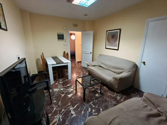 Piso de 5 dormitorios y 2 baños para estudiantes – Carril de - foto 2