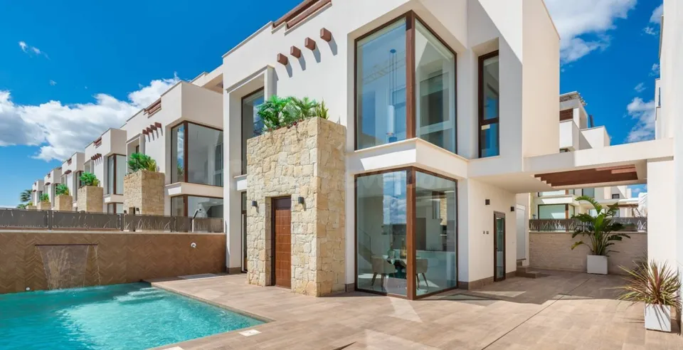 EN VENTA VILLA CON PISCINA (OBRA NUEVA) EN PLAYA HONDA-SIN COMISIONES INMOBILIARIAS - Mod. LAGUNA AZUL
