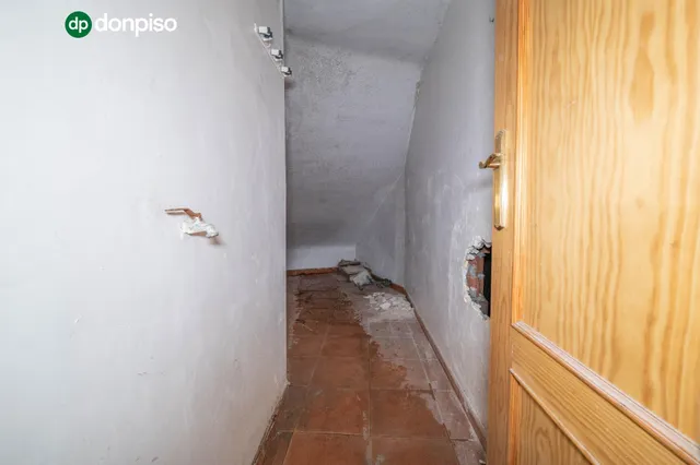 Amplio Local Comercial en Monachil - Oportunidad Única — 34