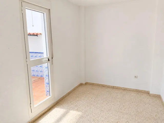 PISO BAJO EN EL CENTRO DE GINES — 8