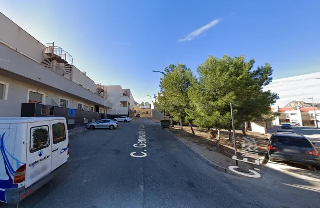 Se vende piso OKUPA en Villanueva del Río Segura (Murcia).