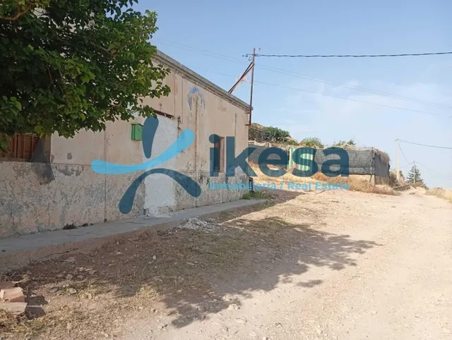 VENTA DE CASA ADOSADA EN EL EJIDO (ALMERÍA)