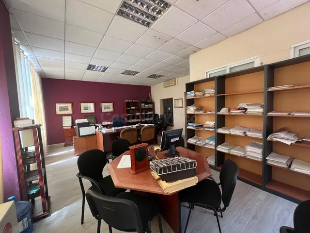 SE VENDE OFICINA EN ALGECIRAS. - foto 3