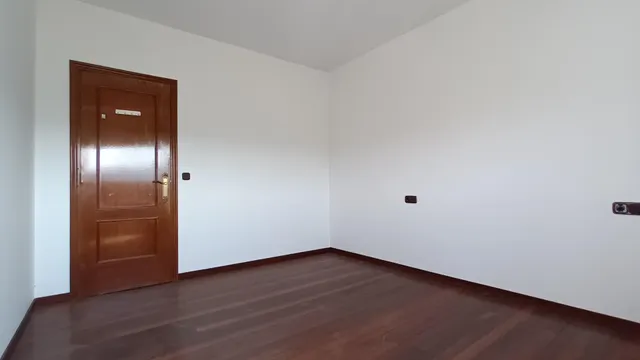 Casa 4 dormitorios en Avenida de Aeropuerto — 12