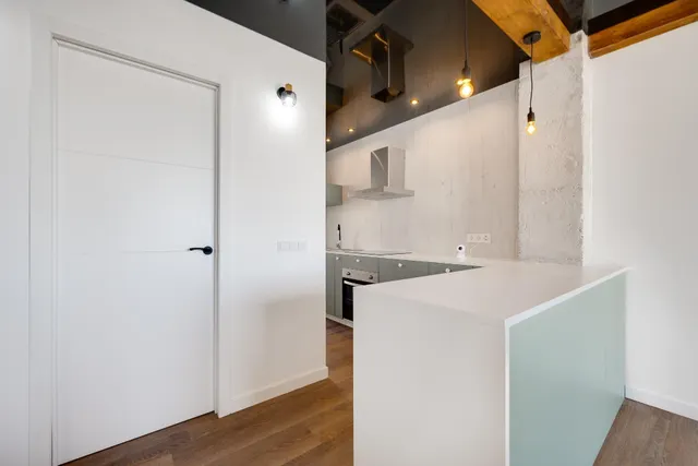 PRECIOSO APARTAMENTO TOTALMENTE REFORMADO CON VISTAS FRONTALES AL MAR — 14