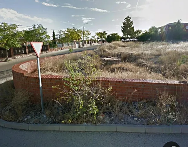 InmoConchiAIO vende amplio terreno en urbanización Urtajo (C - foto 3
