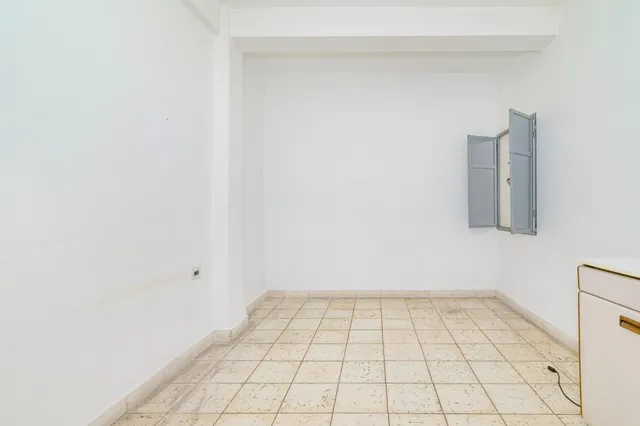 Oportunidad Única: Amplio Piso para Reformar en Camino de Ronda ✨ — 17