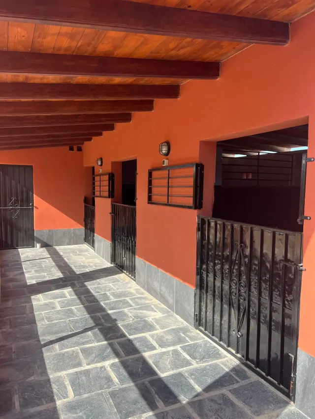 Impresionante chalet con casa invitados y cuadra privada más piscina — 12