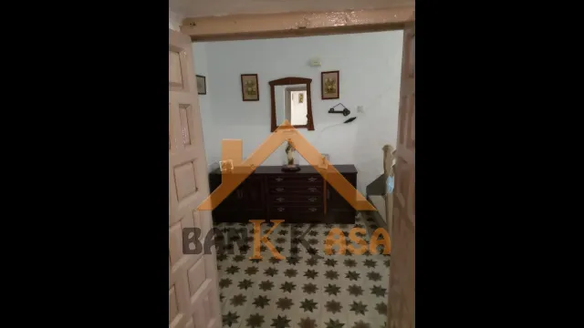SE VENDE CASA CON LOCAL ABAJO EN FIÑANA ZONA CENTRO — 17