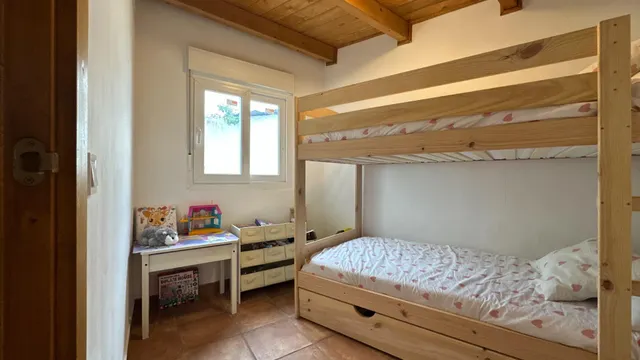 Finca rústica con placas solares y pozo en Garrapinillos, Zaragoza. — 37