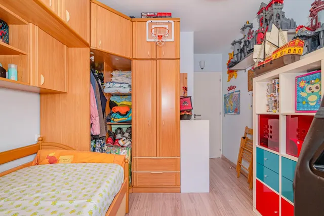 Piso urbanización giner de los ríos — 22