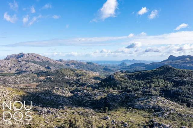 Finca mallorquina en Pollensa con vistas al mar y a la Sierr - foto 2