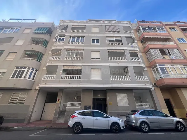 Amplia plaza de garaje de 33 m2 a solo 150 metros del mar — 5