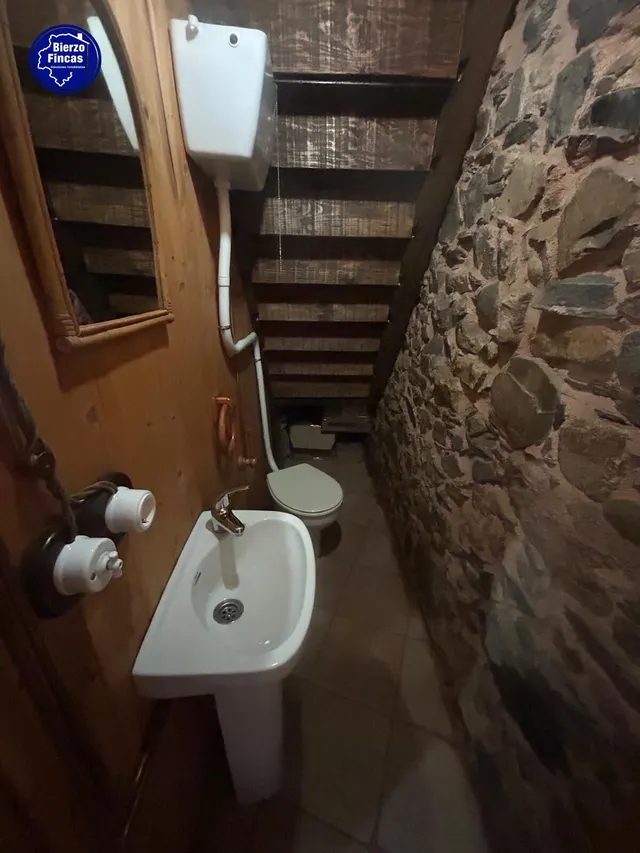 **se alquila casa rústica en Noceda del bierzo** — 12