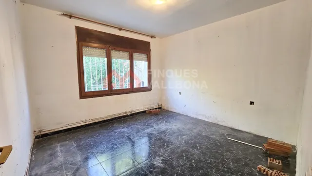 CASA CON TERRENO PARA REFORMAR EN LA TORRE DE CLARAMUNT – — 12
