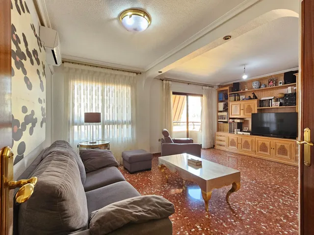 Piso de 3 dormitorios con terraza y garaje en San Vicente del Raspeig — 34