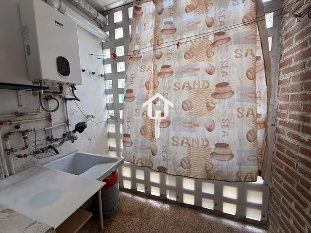 PISO EN VENTA EN ALICANTE. ZONA DE BABEL. 74m2, 4 habitaciones, 1 BAÑO Y 1 ASEÑO, TERCERA PLANTA CON ASCENSOR. — 18