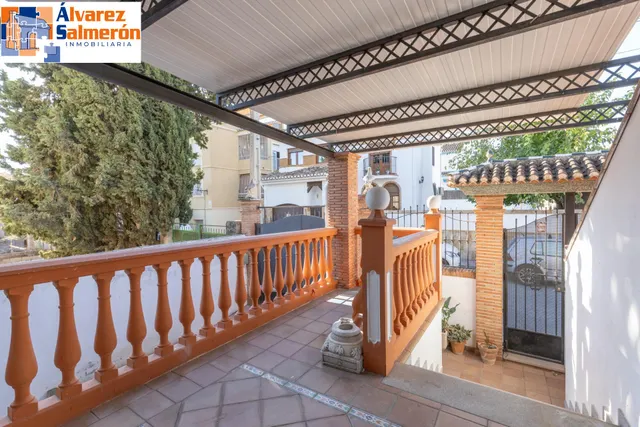 Casa adosada con terraza, vistas a Granada y Sierra Nevada, garaje y sótano — 50