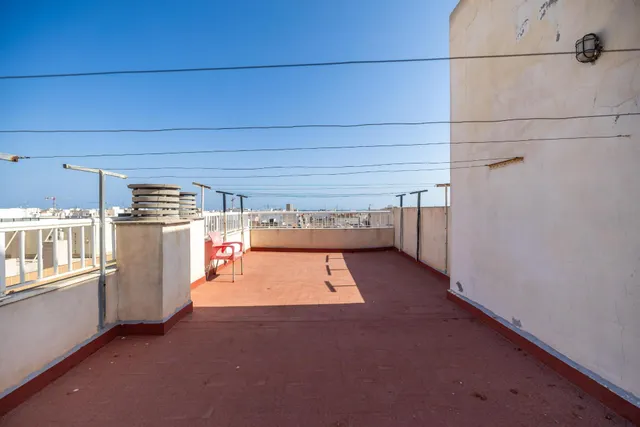 Apartamento de 1 dormitorio con dos terrazas en el centro de Torrevieja — 20