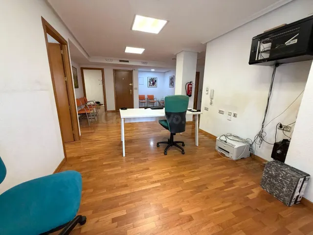 Gran piso de 150 m2 en el centro: ¡Alta rentabilidad para inversión por habitaciones! — 2