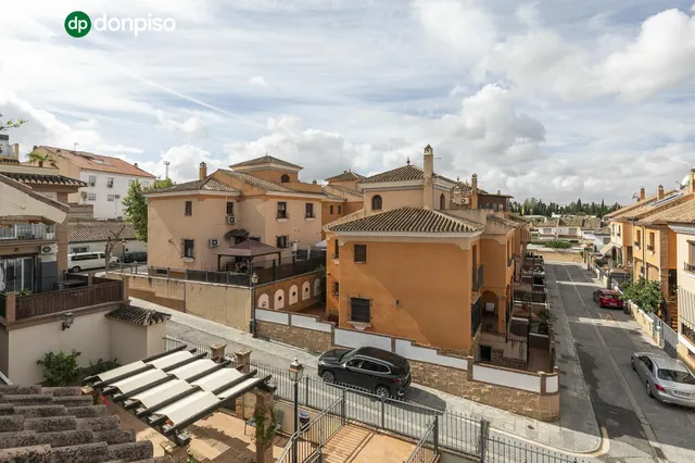 Ático en venta en La Zubia — 33