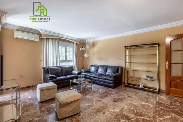 AMPLIO PISO EN VENTA JUNTO A PLAZA DE TOROS - GRANADA — 5