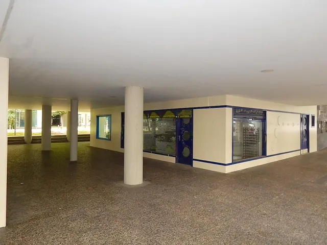 ETXEA alquila local de 44 m2 en Iturrama. — 12