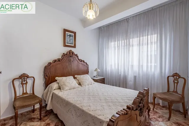 Piso señorial de 182 m2 en Avenida Madrid: amplitud, luz y posibilidades infinitas con garaje opcional. — 21