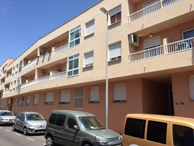 San isidro. Piso 3 habitaciones, balcon, cocina independient