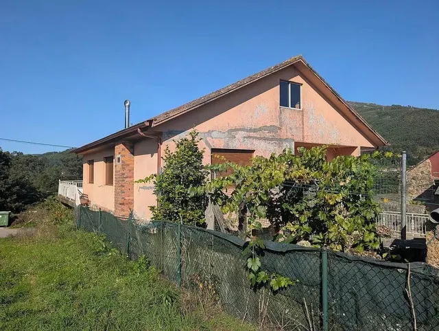 Casa con terreno en Mos SIN POSESION. No se Puede Visitar. - foto 4