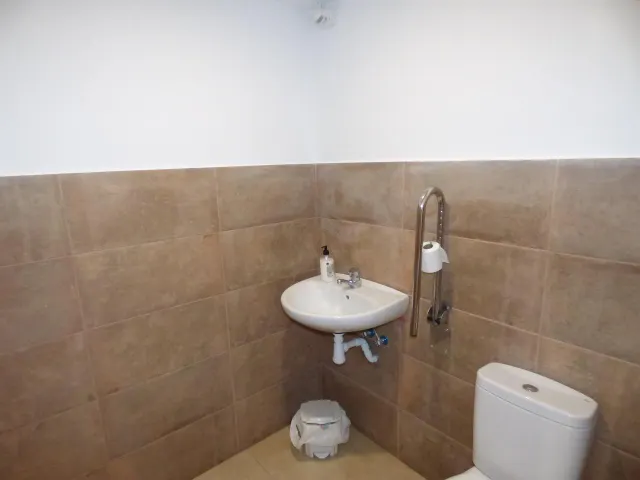 Oportunidad de Alquiler: Local Comercial en Malgrat de Mar — 6