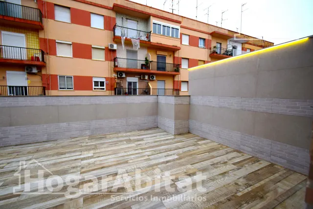CASA CON CINCO TERRAZAS Y PAELLERO CERCA DE LA PLAYA — 20