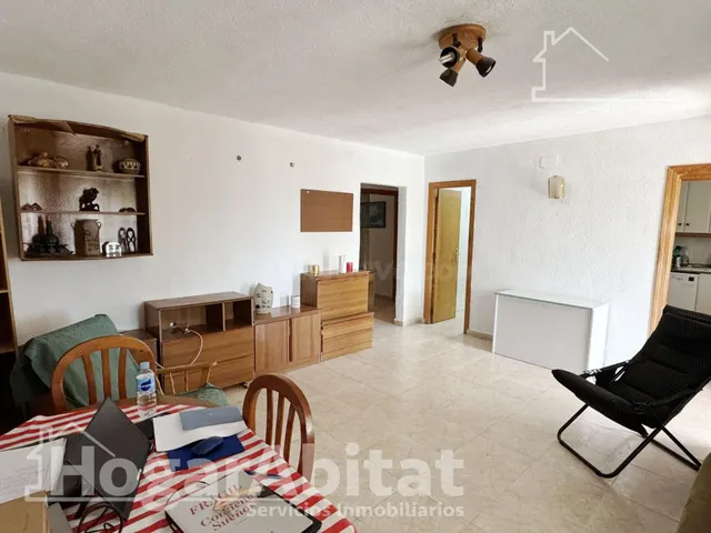 CHALET EN RESIDENCIAL CON GARAJE Y TERRAZA, TODO AMUEBLADO - foto 4