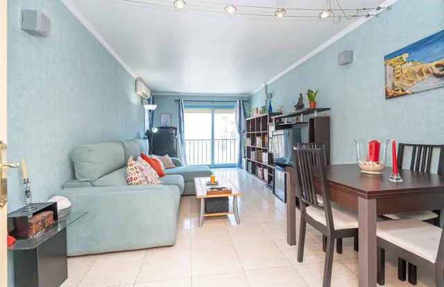 Piso luminoso con 4 habitaciones y 2 baños — 15