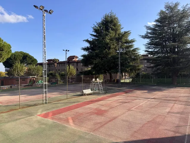 BAJO EN VENTA EN MAJADAHONDA - foto 3