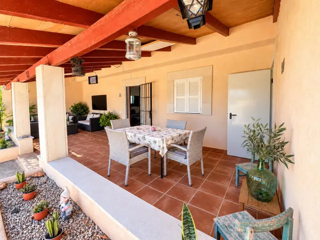 Finca rústica con encanto mallorquín, piscina privada y vistas al campo — 16